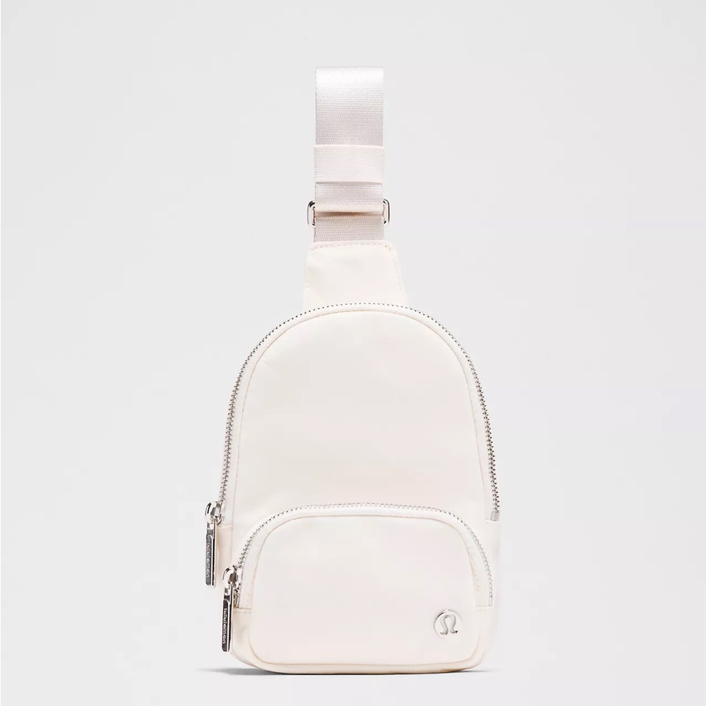 Lululemon Everywhere Sling Bag Small 2L